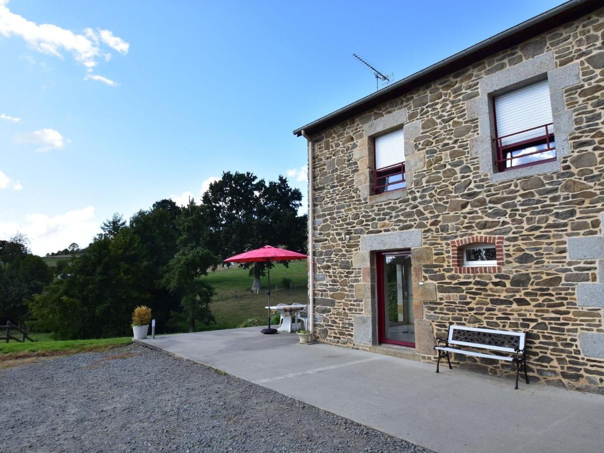 Cosy Chalet With Private Garden In Normandy Isigny-le-Buat Exterior photo