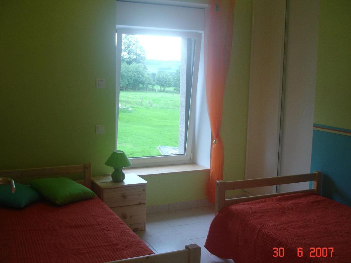 Cosy Chalet With Private Garden In Normandy Isigny-le-Buat Exterior photo