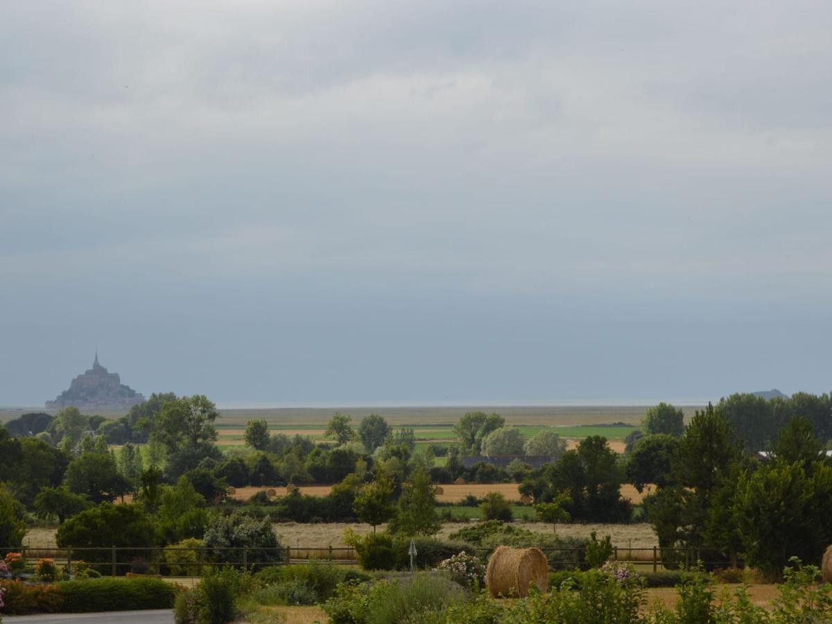 Cosy Chalet With Private Garden In Normandy Isigny-le-Buat Exterior photo