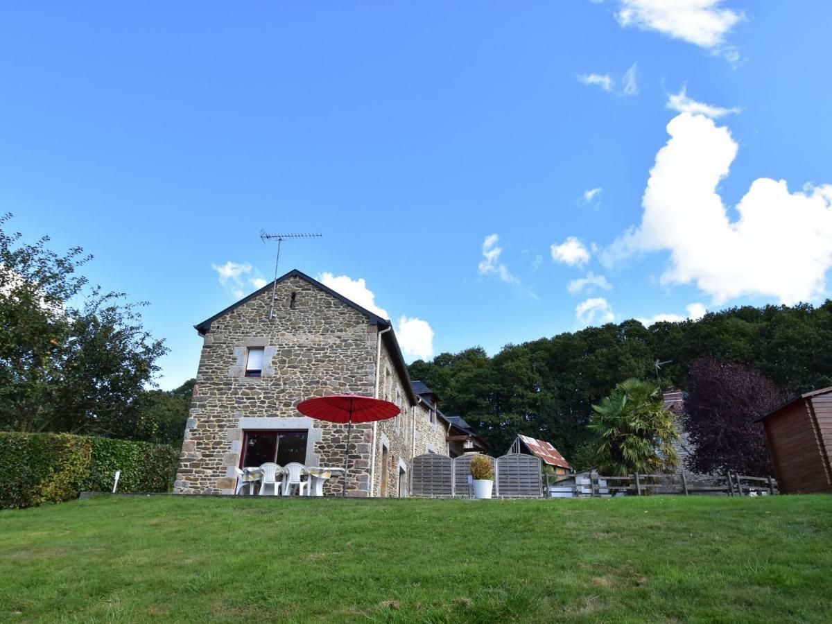 Cosy Chalet With Private Garden In Normandy Isigny-le-Buat Exterior photo