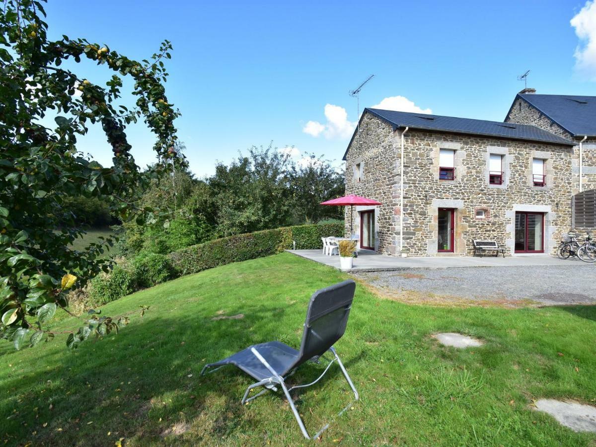 Cosy Chalet With Private Garden In Normandy Isigny-le-Buat Exterior photo